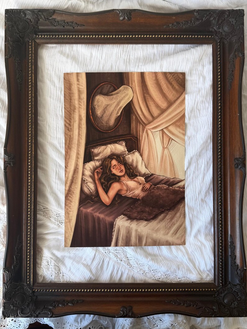 Wydruk Fine Art w stylu dark academia - gotycka sypialnia z duchem - obrazek 4